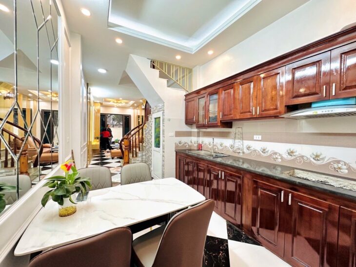 Nhà Đẹp đón Tết giá rẻ 35m2 * 5 tầng * 6 ngủ phố Trương Định – quận Hoàng Mai