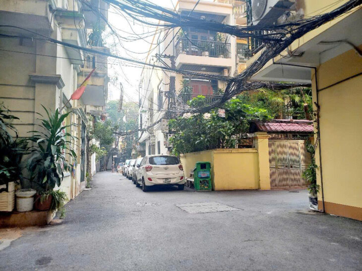 PHÙNG CHÍ KIÊN 50M2 X 6 TẦNG – 14.5 TỶ – OTO NGỦ TRONG NHÀ – THANG MÁY – KINH DOANH SANG