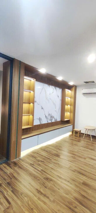 PHÙNG CHÍ KIÊN 50M2 X 6 TẦNG – 14.5 TỶ – OTO NGỦ TRONG NHÀ – THANG MÁY – KINH DOANH SANG