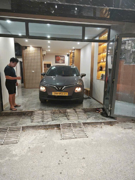 PHÙNG CHÍ KIÊN 50M2 X 6 TẦNG – 14.5 TỶ – OTO NGỦ TRONG NHÀ – THANG MÁY – KINH DOANH SANG