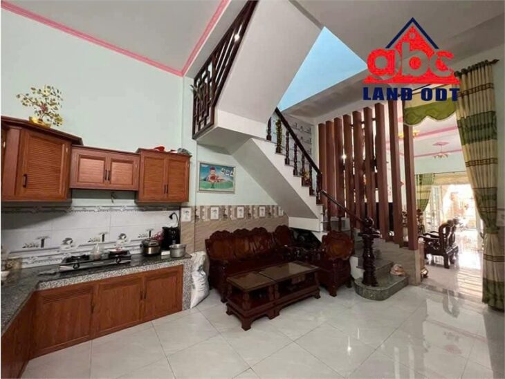 NP1091 hạ giá bán nhà 1 trệt 1 lầu, thiết kế hiện đại gồm 4phòng ngủ. xóm đạo an ninh