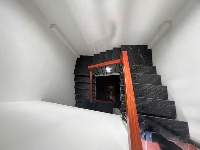 Bán Nhà Đào Tấn, Ba Đình, 5 Tầng Dân Xây, Ô-tô Đỗ Cửa, 35m2, 5.6 Tỷ, Vị Trí Sầm Uất Hiếm