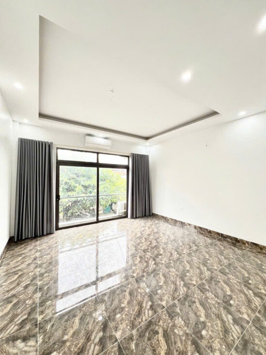 BÁN NHÀ NAM DƯ LĨNH NAM 50M 5 TẦNG NGÕ THÔNG Ô TÔ VAO NHÀ