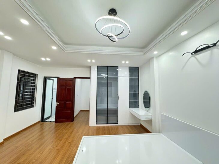 BÁN NHÀ CHIẾN THẮNG HÀ ĐÔNG- OTO ĐỖ – PHÂN LÔ BÀN CỜ – KHU ĐT VĂN QUÁN . DT 36m2 x 5T, MT 4m.