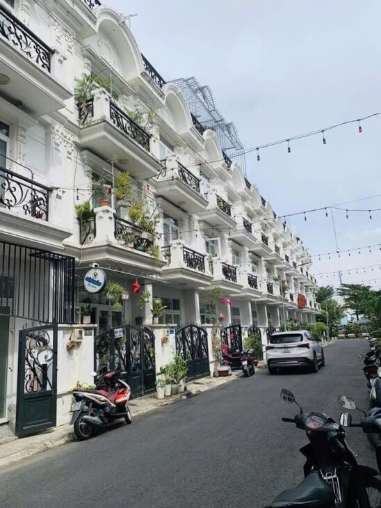 PHÂN LÔ Ở NGAY – HÀ HUY GIÁP – Q12 – MẶT TIỀN ĐƯỜNG 8M – KINH DOANH – 52M2- NHỈNH 6T