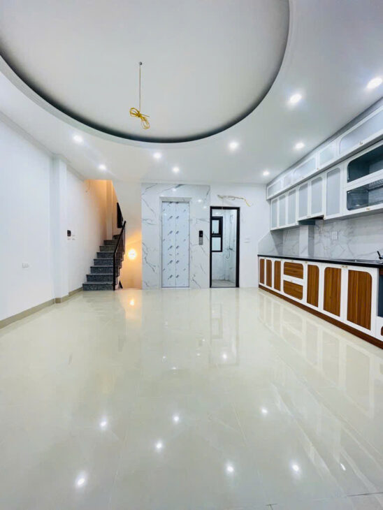 NHÀ KIM MÃ 4M X 40M2 X 7 TẦNG – 8.8 TỶ – Ô TÔ 3 BƯỚC – THANG MÁY – KINH DOANH ĐỈNH NÓC