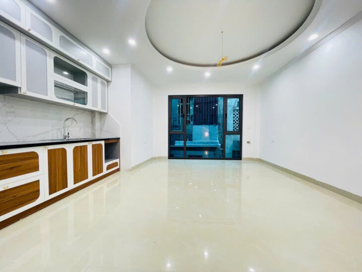 NHÀ KIM MÃ 4M X 40M2 X 7 TẦNG – 8.8 TỶ – Ô TÔ 3 BƯỚC – THANG MÁY – KINH DOANH ĐỈNH NÓC
