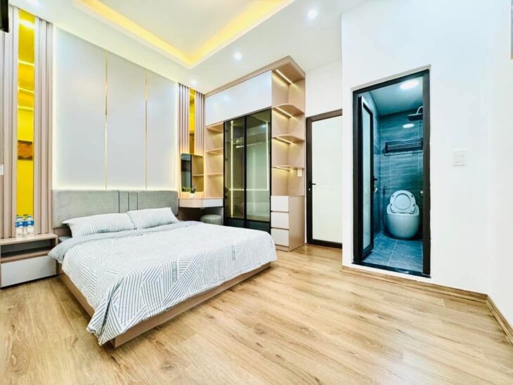 Bán nhà siêu đẹp – giá rẻ 28m2 * 5 tầng – mặt tiền 4.2 mét Hồ Ba Mẫu – quận Đống Đa