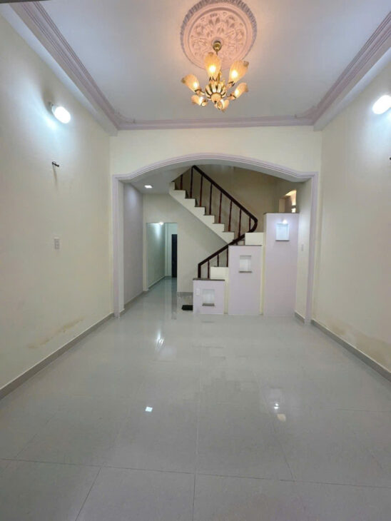 BÁN NHÀ GÒ VẤP_ 50M2_ CÁCH 50M RA XE TẢI TRÁNH_ NHỈNH 4 TỶ.