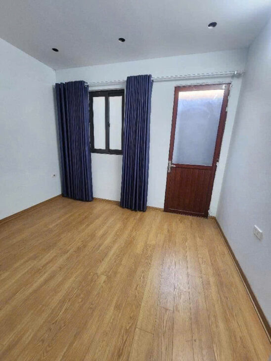 Bán Nhà Lĩnh Nam 19m 3 Tầng 2 Phòng Giá 1.68 tỷ Sổ Đổ chung