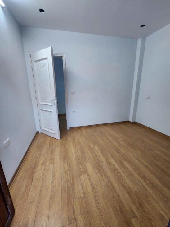 Bán Nhà Lĩnh Nam 19m 3 Tầng 2 Phòng Giá 1.68 tỷ Sổ Đổ chung