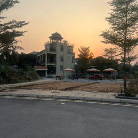 Bán lô đất nền 2 mặt tiền sẵn sổ đỏ sang tên ngay Phố Chợ Lương Sơn. Giá 2,4x tỷ Bán lô đất nền 2 mặt tiền sẵn sổ đỏ sang tên ngay Phố Chợ Lương Sơn. Giá 2,4x tỷ