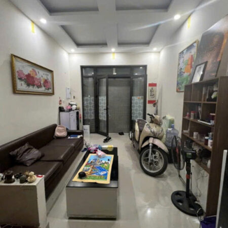 Bán Nhà Hoàng Hoa Thám, Ba Đình 4 Tầng, Gần Ô Tô, Ngõ Thông, Mặt Tiền 3.7m/DT 32m, 6 Tỷ