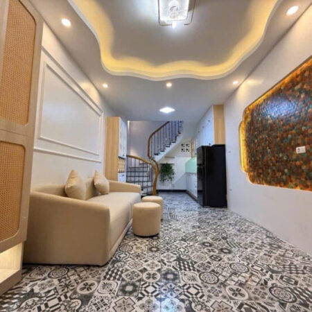 5 TẦNG HIỆN ĐẠI, NHÀ PHỐ VIỆT HƯNG, 1 NHÀ OTO ĐỖ CỬA, THOÁNG SÁNG, 4,8 TỶ