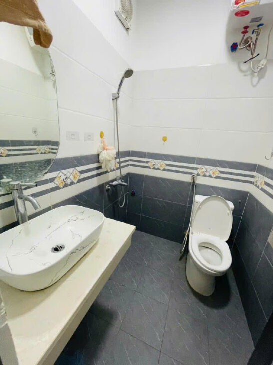 Bán Nhà Lĩnh Nam 32m 5 Tầng 4 Phòng Full Nội Thất Giá 5.19 Tỷ Sổ Riêng