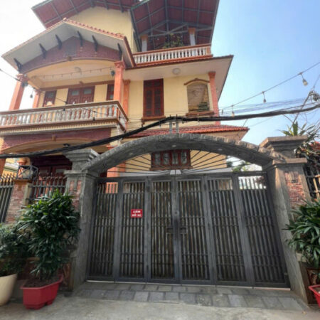 Cho thuê biệt thự nguyên căn ngõ 310 Nghi Tàm, Tổng S sử dụng 330m², 35tr 1 tháng