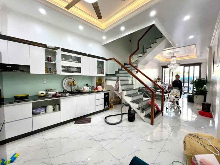 Phân lô Tái định cư A51 Vĩnh Niệm, 56m 4 tầng, Tây Bắc, đường 12m, Giá 6.25 tỉ