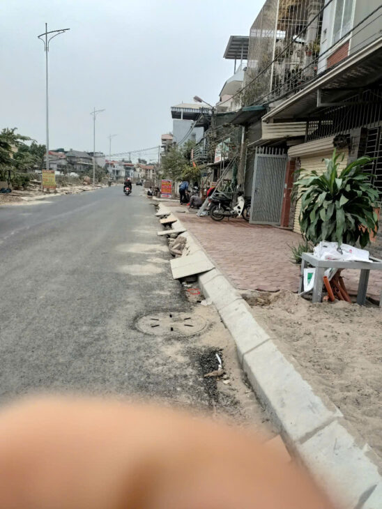 BÁN ĐẤT PHÂN LÔ VỈA HÈ _ OTO TRÁNH ĐỖ NGÀY ĐÊM 105M , MẶT TIỀN 5M _ KINH DOANH CỰC ĐỈNH GIÁ CHỈ
