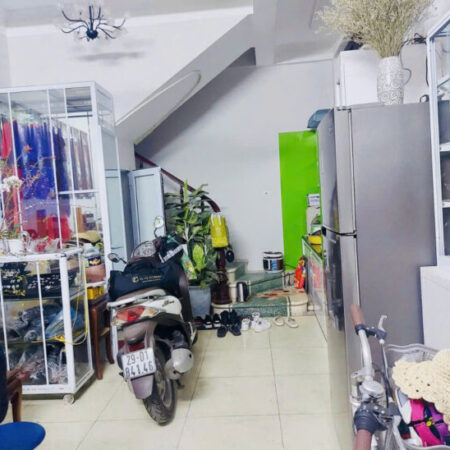 NHÀ ĐẸP Ở LUÔN NGÕ THÔNG CÁCH 1 NHÀ RA PHỐ 7 tỷ Thanh Nhàn 29m 5 tầng, MT 4,2m