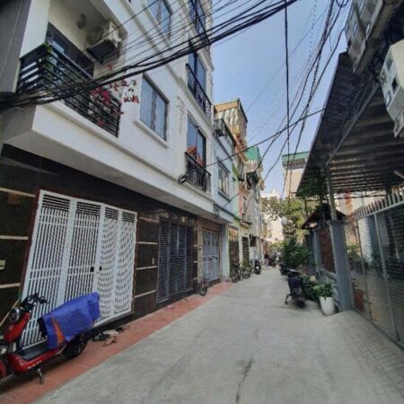 NGỌC THỤY – LÔ GÓC 3 THOÁNG – Ô TÔ ĐỖ CỬA – 50M RA Ô TÔ TRÁNH.