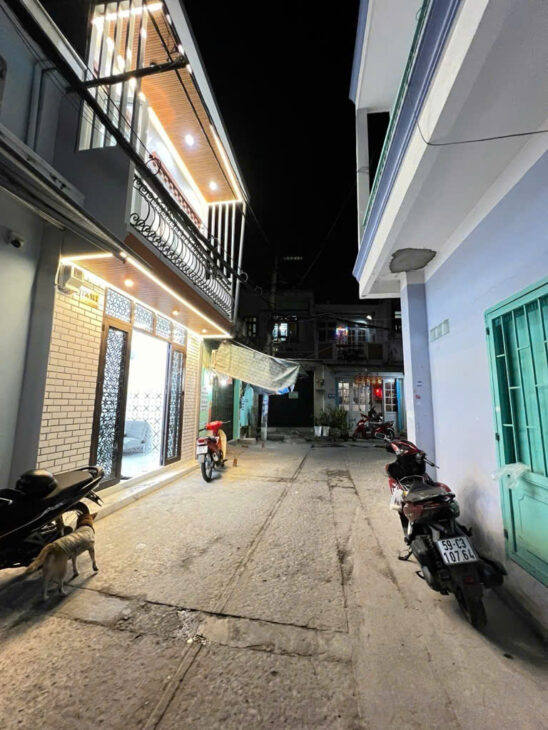 BÁN NHÀ BÌNH TÂN GIÁP QUẬN 6 – HẺM XE HƠI TẬN CỬA – 2 TẦNG MỚI – 23M2 – CHỈ 2.3 TỈ