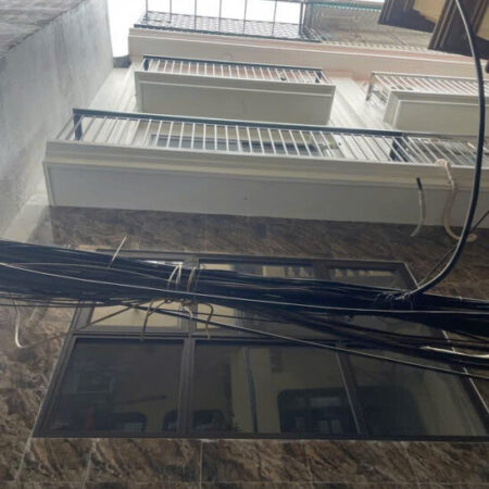 Nhà mới đẹp,ngõ rộng thông phố Nguyễn Văn Cừ 39m2,5 tầng,mặt tiền 4m, 7.5 tỷ Long Biên.