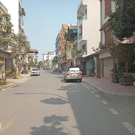 TRUNG TÂM – SÁT VINHOMES RIVERSIDE NGÕ RỘNG – NHÀ MỚI TINH- TRUNG TÂM – SÁT VINHOMES RIVERSIDE NGÕ RỘNG – NHÀ MỚI TINH-