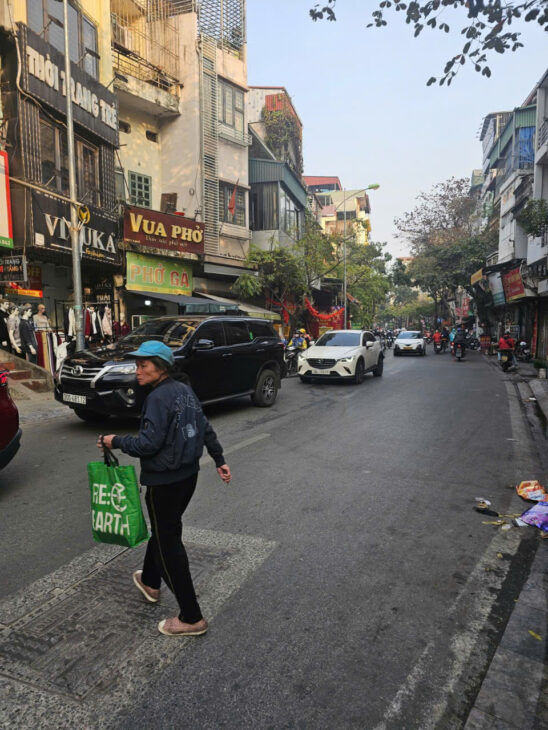 SIÊU HIẾM MẶT PHỐ THỤY KHUÊ – VỈA HÈ – KINH DOANH BẤT CHẤP – LÔ GÓC – DÒNG TIỀN 10TR/THÁNG -chỉ 4,2