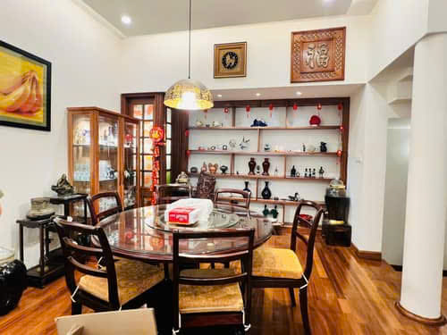 Bán nhà Linh Lang 69m 5 tầng mặt tiền 6,7m ô tô tránh giá 42.5 tỷ