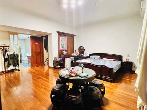 Bán nhà Linh Lang 69m 5 tầng mặt tiền 6,7m ô tô tránh giá 42.5 tỷ