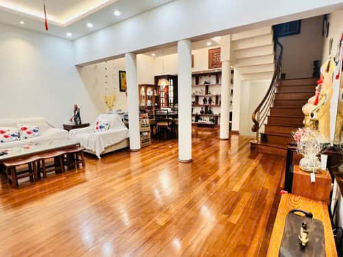 Bán nhà Linh Lang 69m 5 tầng mặt tiền 6,7m ô tô tránh giá 42.5 tỷ