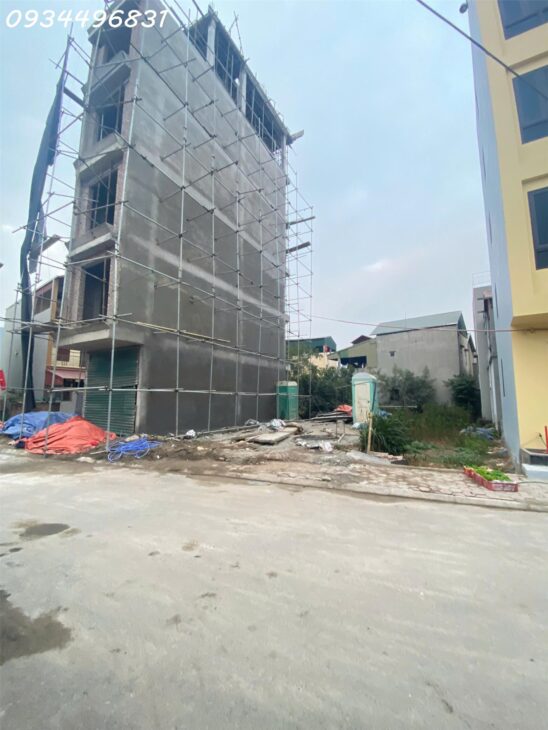 ĐẤT VỈA HÈ RỘNG 12M Ô TÔ TRÁNH ĐỖ NGÀY ĐÊM – KINH DOANH MẶT CHỢ – VIEW CÔNG VIÊN LONG BIÊN