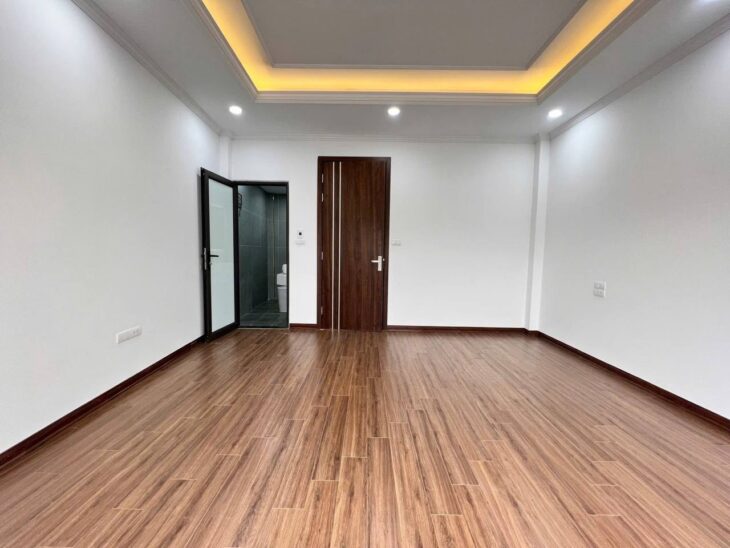 Bán nhà Khương Đình giá 9.9 tỷ, diện tích 40m2, 6 tầng, mặt tiền 5m