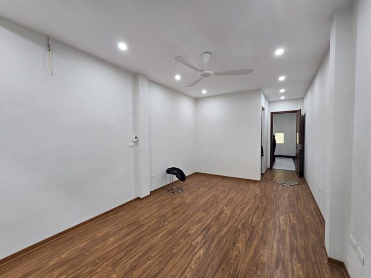 Bán nhà Trịnh Đình Cửu giá 12.3 tỷ, diện tích 40m2, 7 tầng, mặt tiền 3.5m