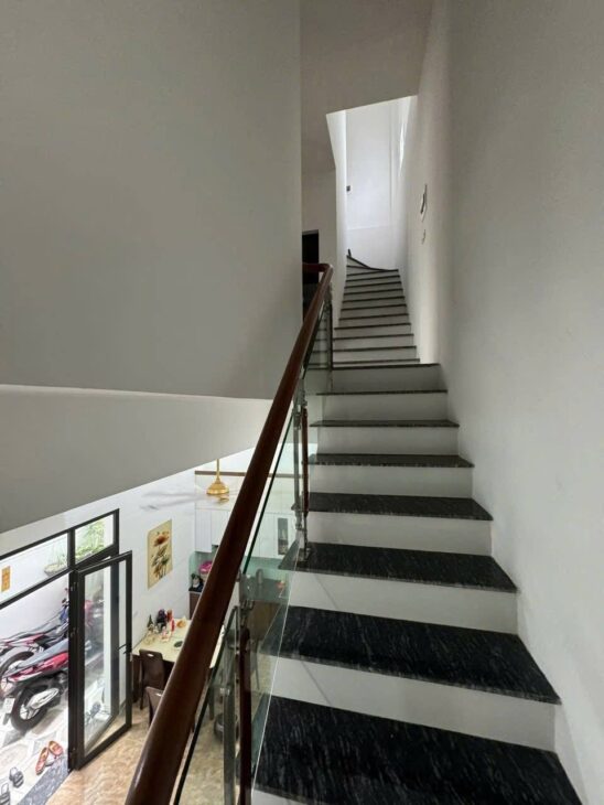 Bán nhà Quan Nhân giá 7.7 tỷ, diện tích 50m2, 3 tầng, mặt tiền 7.5m