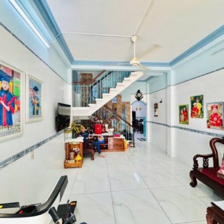 Bán nhà đường Lạc Long Quân – Phường 9, Q.Tân Bình, 4mx14m – 3 tầng – Nhỉnh 6 Tỷ