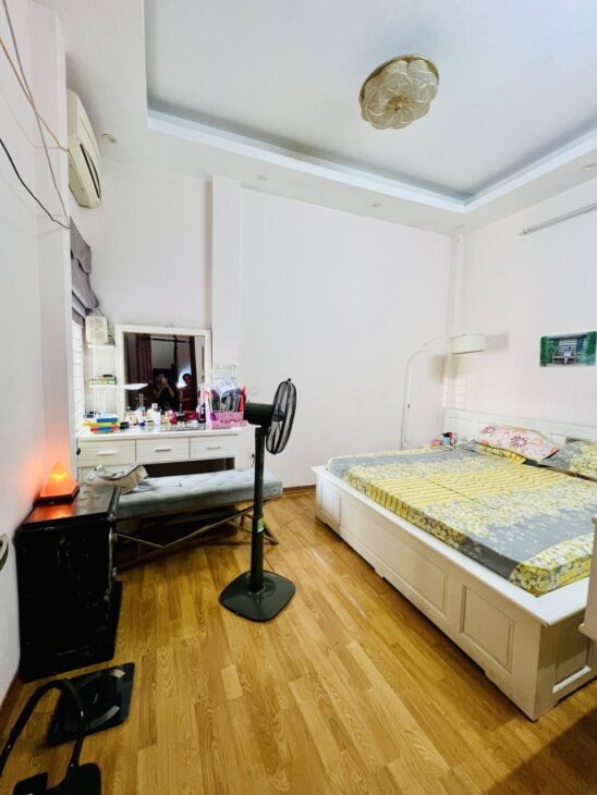 Bán nhà Khương Đình giá 6.8 tỷ, diện tích 36m2, 5 tầng, mặt tiền 4.5m