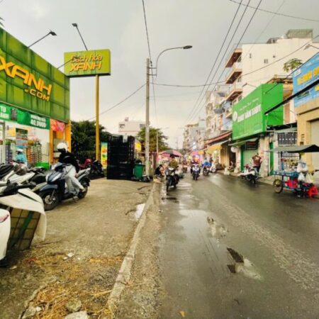 Mặt tiền Chợ Thạch Đà, Nhà 5 Tầng (4x20m). Vị trí đẹp, cho thuê giá cao.