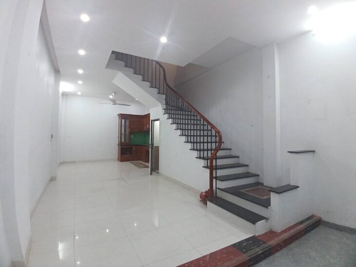 Bán nhà Ngô Thì Nhậm giá 8.2 tỷ, diện tích 44.8m2, 4 tầng, mặt tiền 4.5m