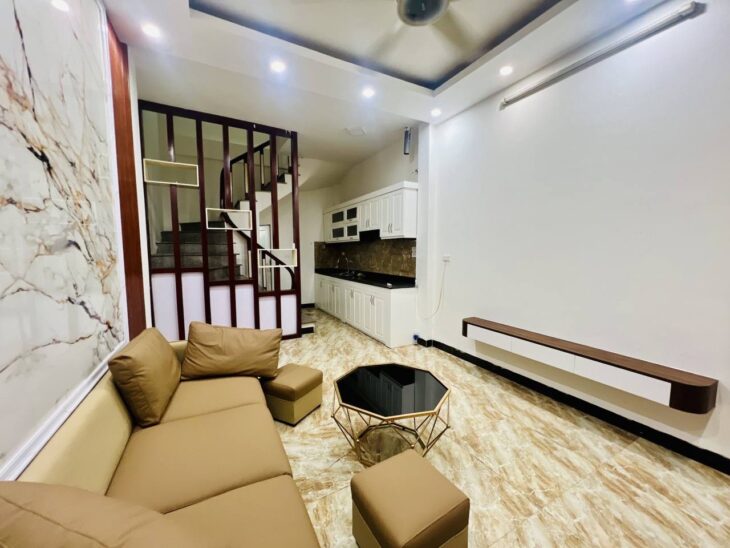 Bán nhà Lĩnh Nam giá 5.25 tỷ, diện tích 33m2, 5 tầng, mặt tiền 3.7m