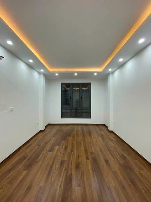 Bán nhà mới đẹp dt 52m2, 5 tầng, 8 phòng ngủ, Yên Lãng thông Thái Thịnh, Láng, 10m ra ô tô tránh,