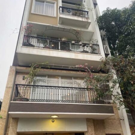 NHÀ ĐẸP – GIÁ TỐT – Vị Trí Đắc Địa Tại Ngõ 5 Phường Láng Hạ, Đê La Thành, Quận Đống Đa, Hà Nội