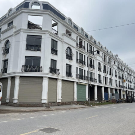 Bán nhà lô góc mặt phố trung tâm Ba Đình cách Hồ Tây vài trăm m, mặt tiền gần 8m, 4 tầng, 40m2, 2