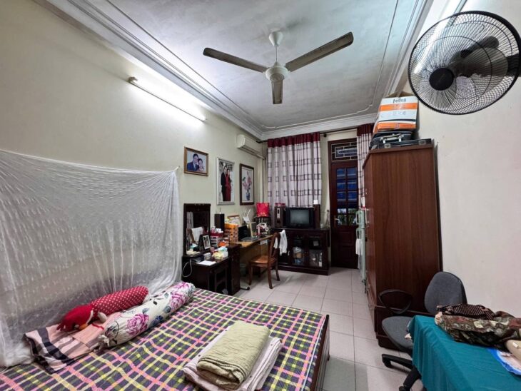 Bán nhà Nguyễn Văn Trỗi giá 14.5 tỷ, diện tích 74m2, 4 tầng, mặt tiền 3.5m