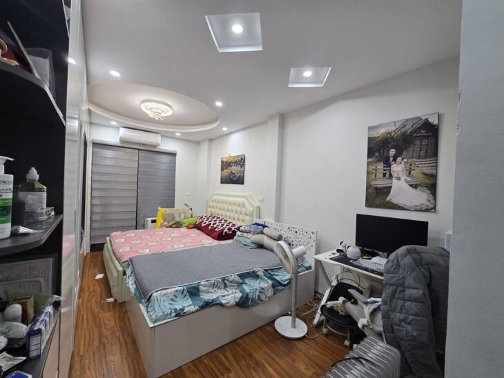 Bán nhà Trịnh Đình Cửu giá 12.3 tỷ, diện tích 40m2, 7 tầng, mặt tiền 3.5m