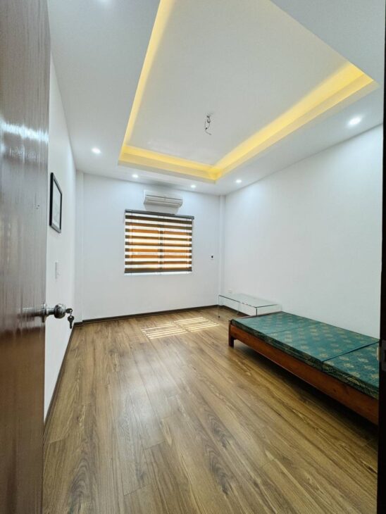 Bán nhà An Dương giá 12 tỷ, diện tích 60m2, 5 tầng, mặt tiền 3.5m