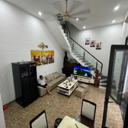 Bán nhà Quan Nhân giá 7.7 tỷ, diện tích 50m2, 3 tầng, mặt tiền 7.5m