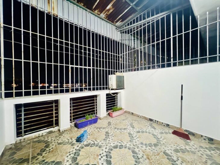 Bán nhà Lĩnh Nam giá 5.25 tỷ, diện tích 33m2, 5 tầng, mặt tiền 3.7m