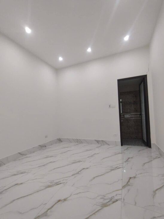 Bán nhà Vương Thừa Vũ giá 13 tỷ, diện tích 48m2, 5 tầng, mặt tiền 3.5m