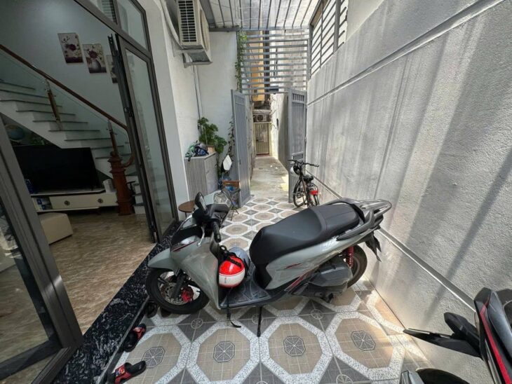 Bán nhà Quan Nhân giá 7.7 tỷ, diện tích 50m2, 3 tầng, mặt tiền 7.5m